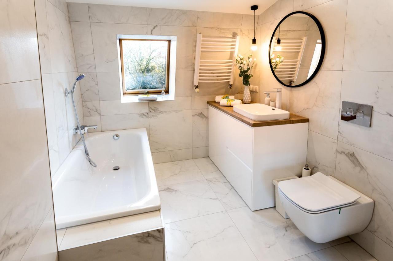 Apartament Bianco Nero Pod Jasna Gora, Bezplatny Parking, Teren Ogrodzony. 쳉스토호바 외부 사진